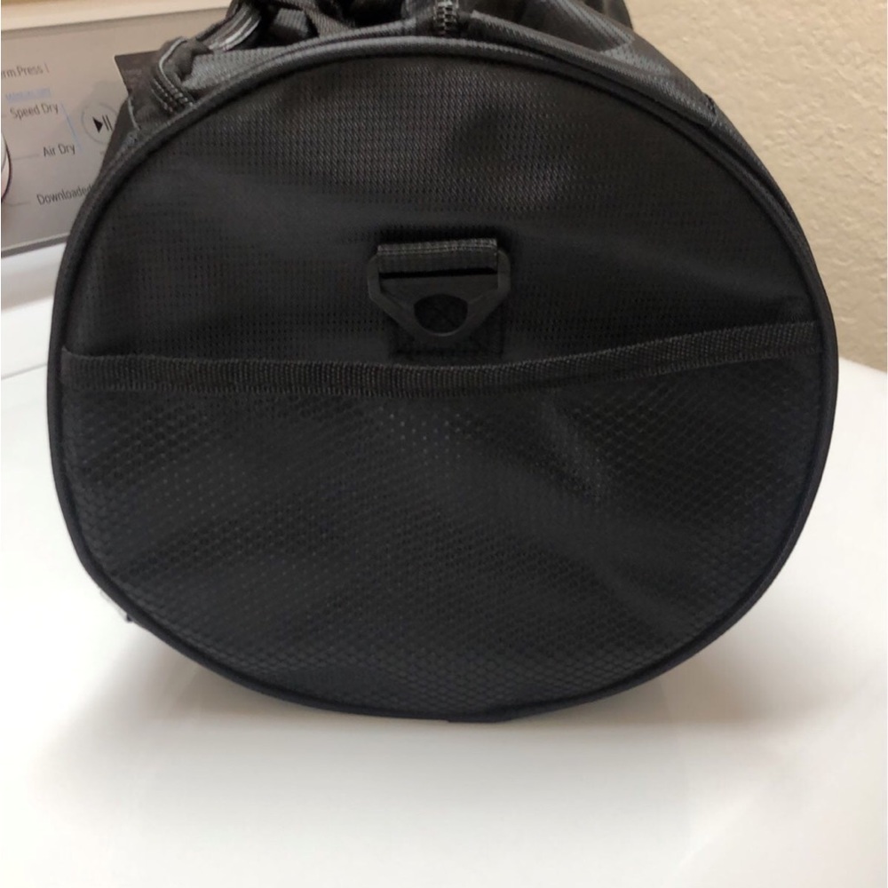 Arizona Coyotes Black Gym Bag - Picture 5 of 12
